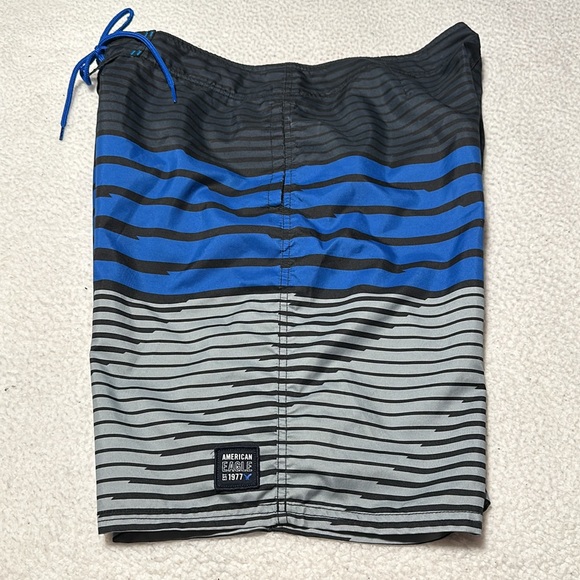 American Eagle Men’s 10” Board Shorts, EUC (Looks New), Size XL - Picture 8 of 9